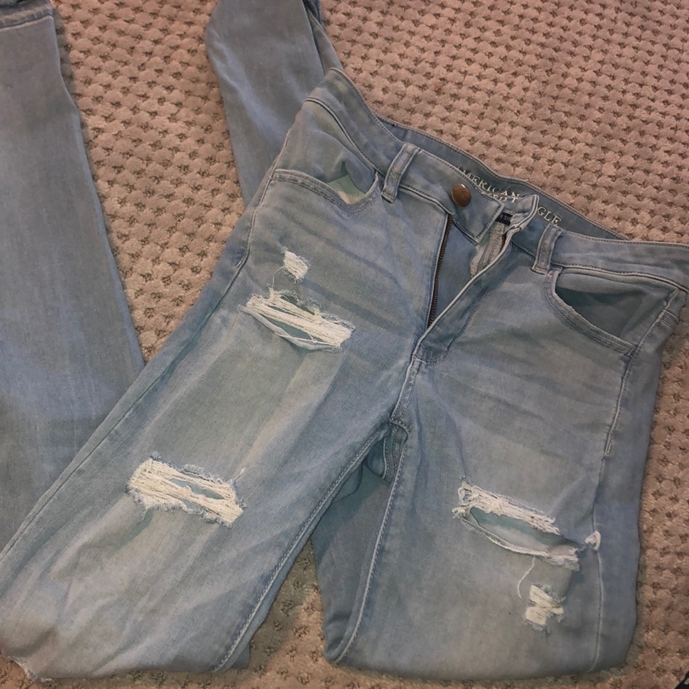 ripped light wash skinny jeans